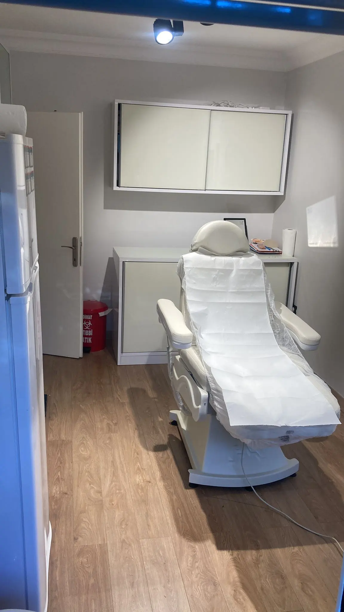 Clinic-provided photograph of Dr İlkay Hüthüt