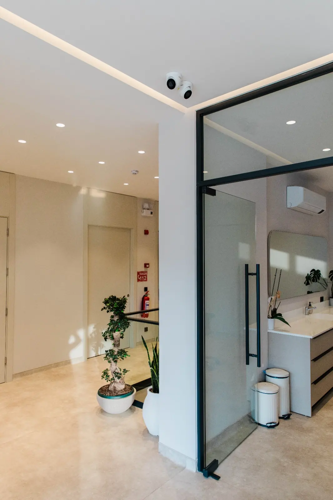 Clinic-provided photograph of Özge Demirdizen Dental Clinic
