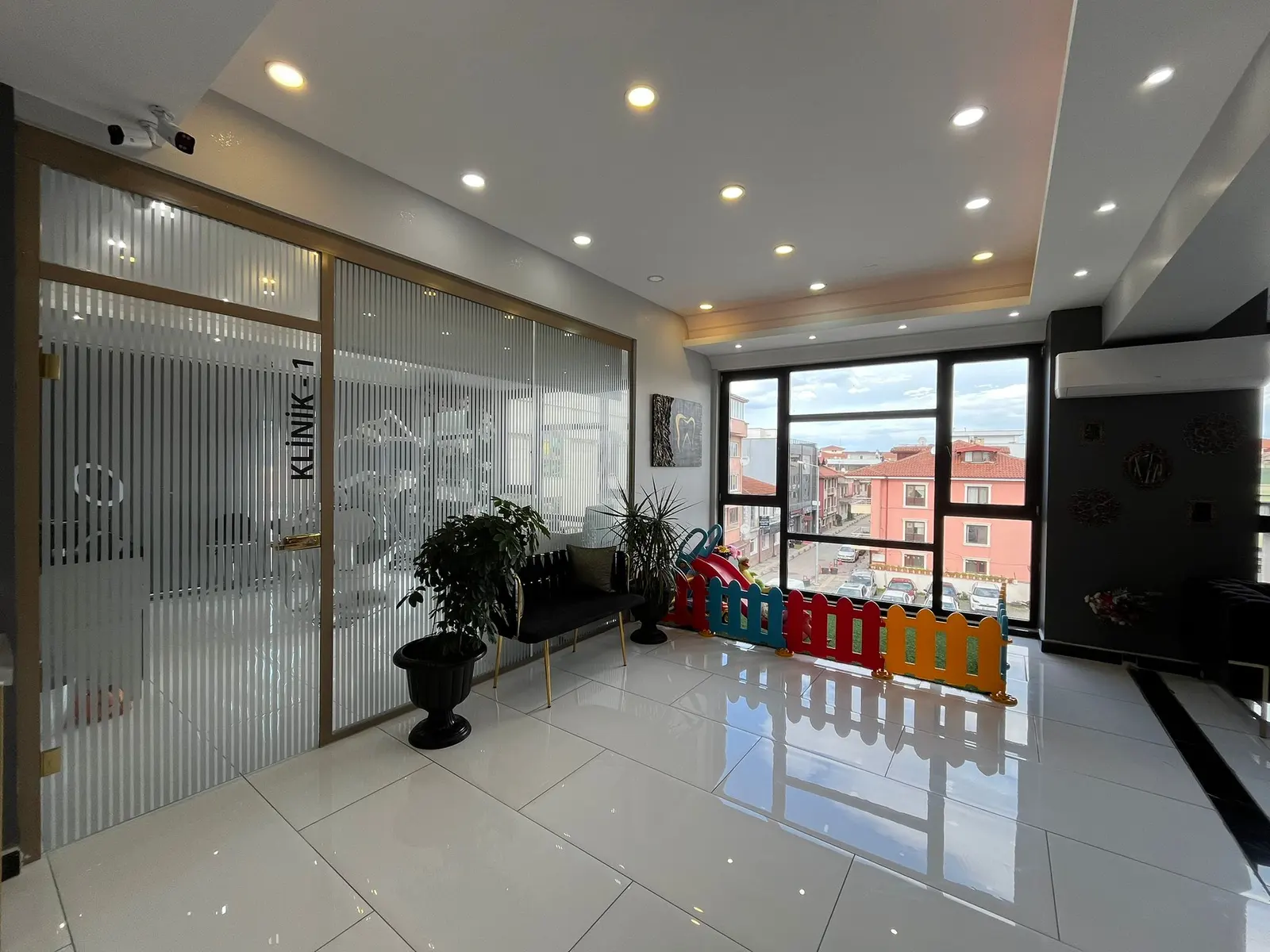 Clinic-provided photograph of Dr Elif Kınalı Yurdakul