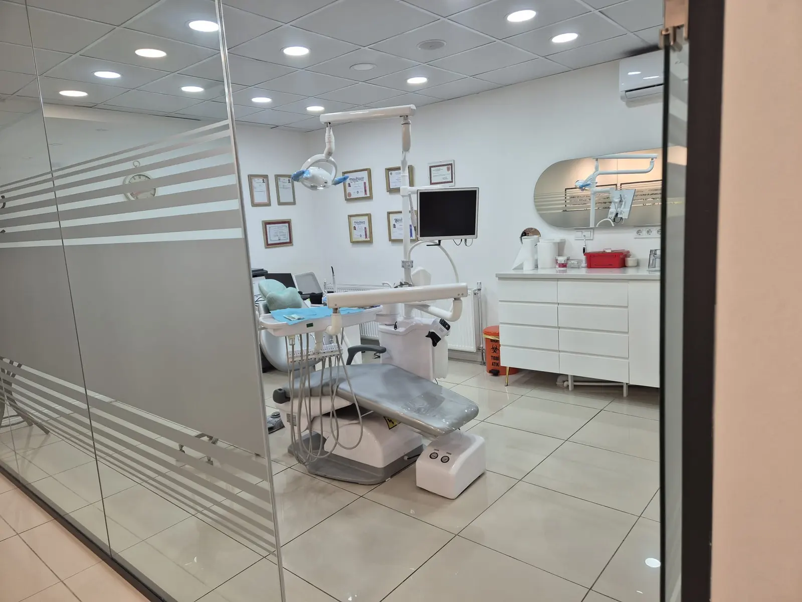 Clinic-provided photograph of Dr Şirin Kıyıcı