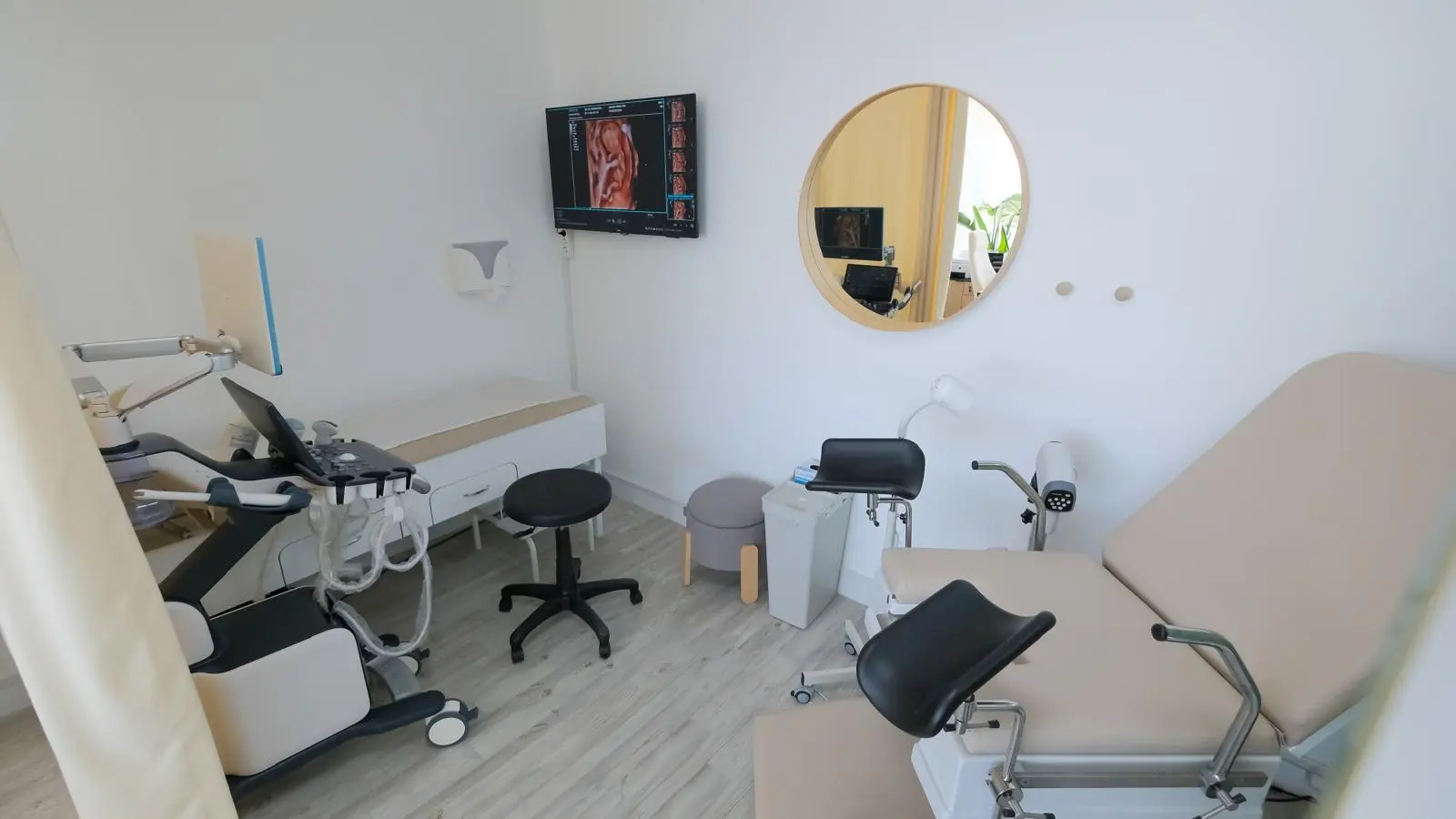 Clinic-provided photograph of Assoc. Prof. Dr Ceren Gölbaşı