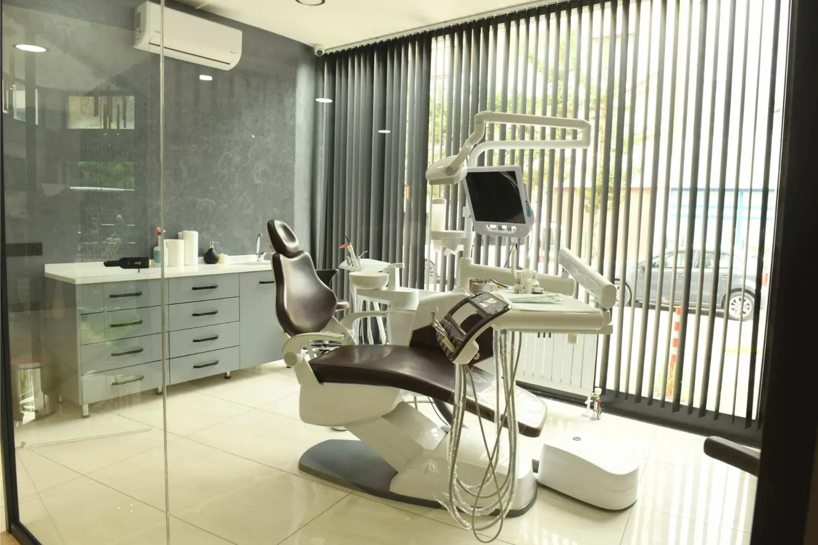 Clinic-provided photograph of Dentofficial Kartal Dental Clinic