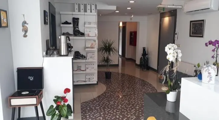 Clinic-provided photograph of Prof. Dr Mustafa Bülent Ertuğrul