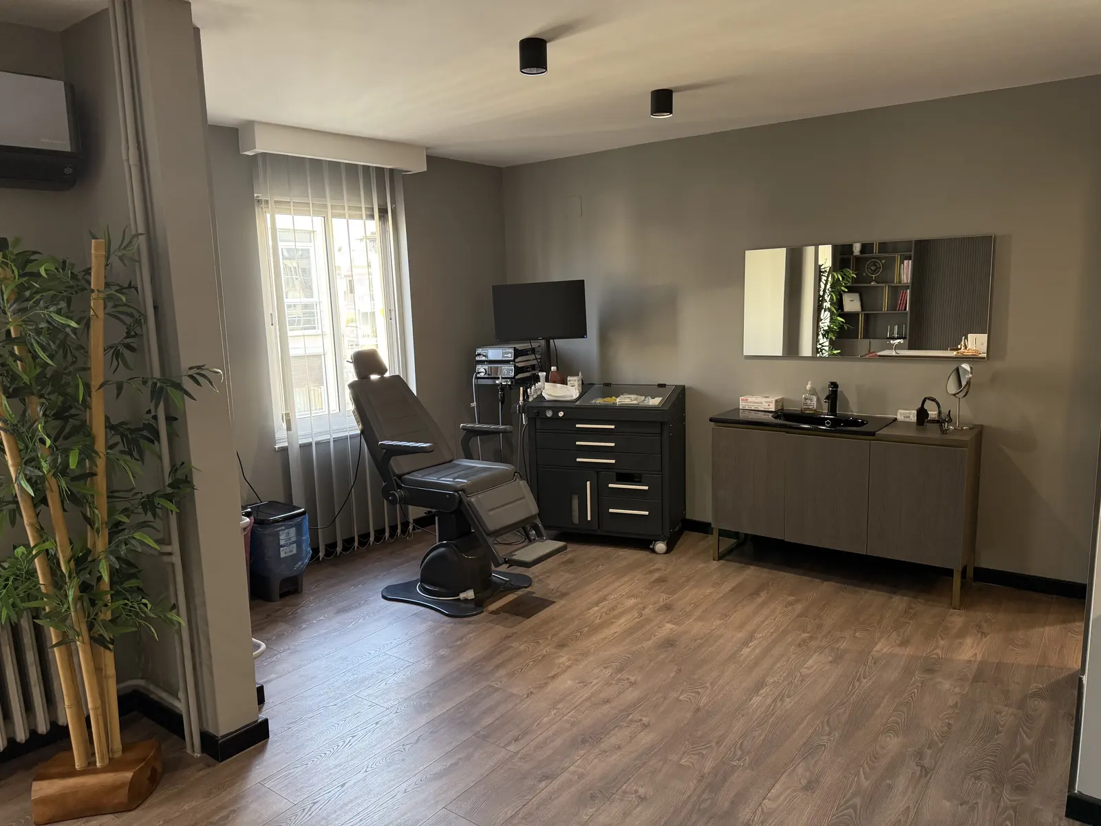 Clinic-provided photograph of Assoc. Prof. Dr Aykut Erdem Dinç