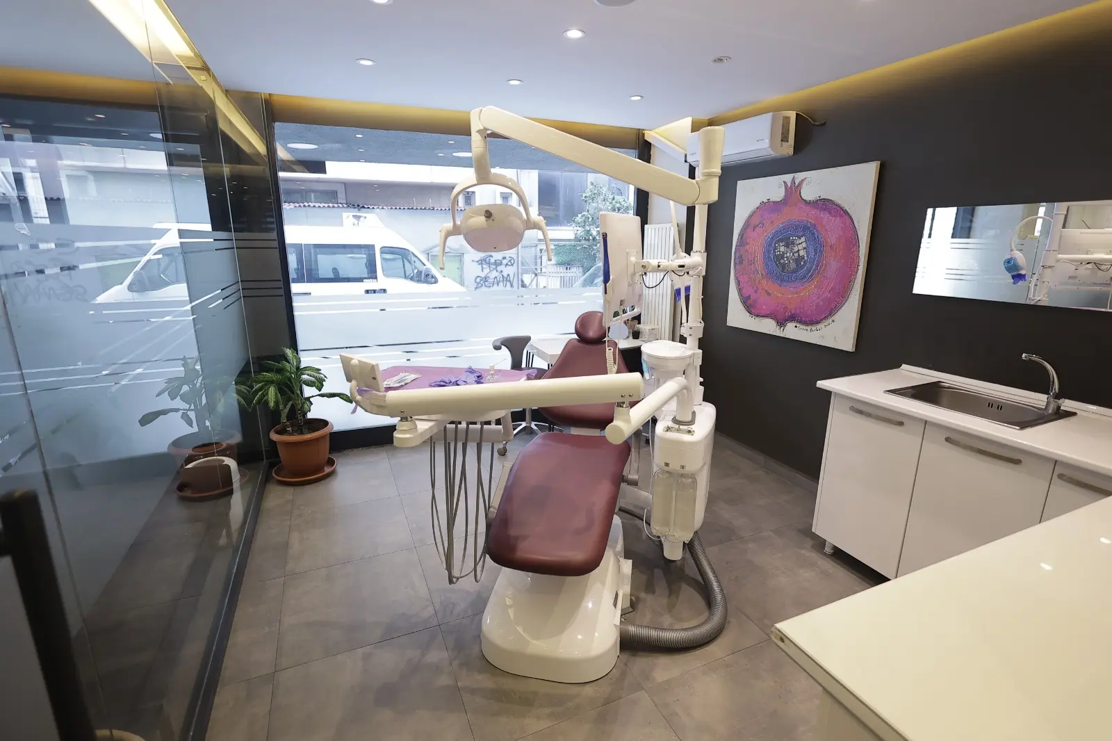 Von der Klinik bereitgestelltes Foto von Mehtap Çakır Gülmez Zahnklinik