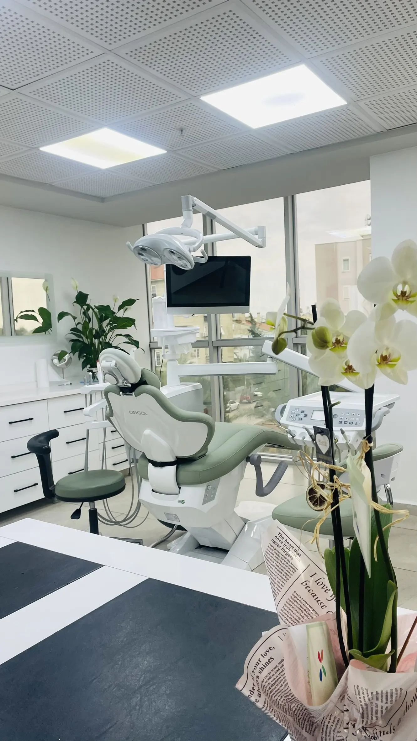Clinic-provided photograph of Dr Yaşar Özdemir