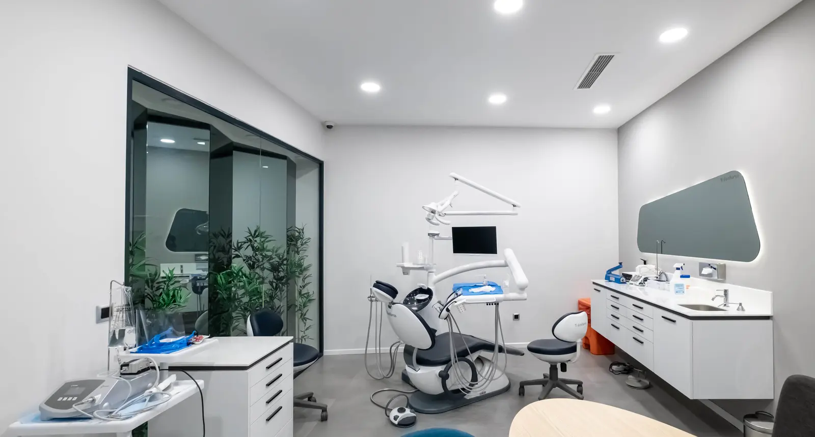 Clinic-provided photograph of Dentares Smile Clinic