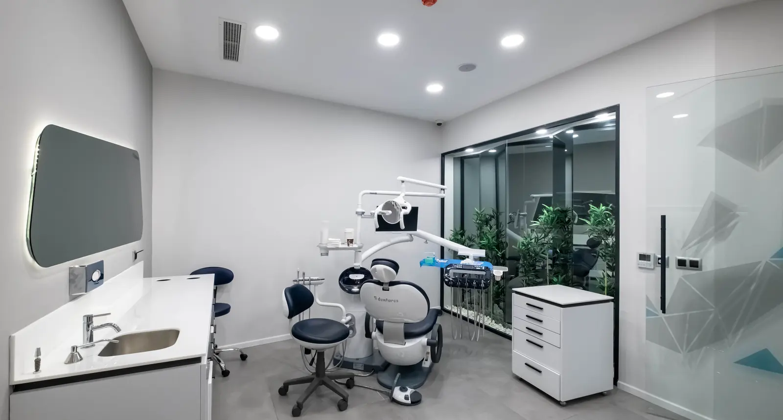 Clinic-provided photograph of Dentares Smile Clinic