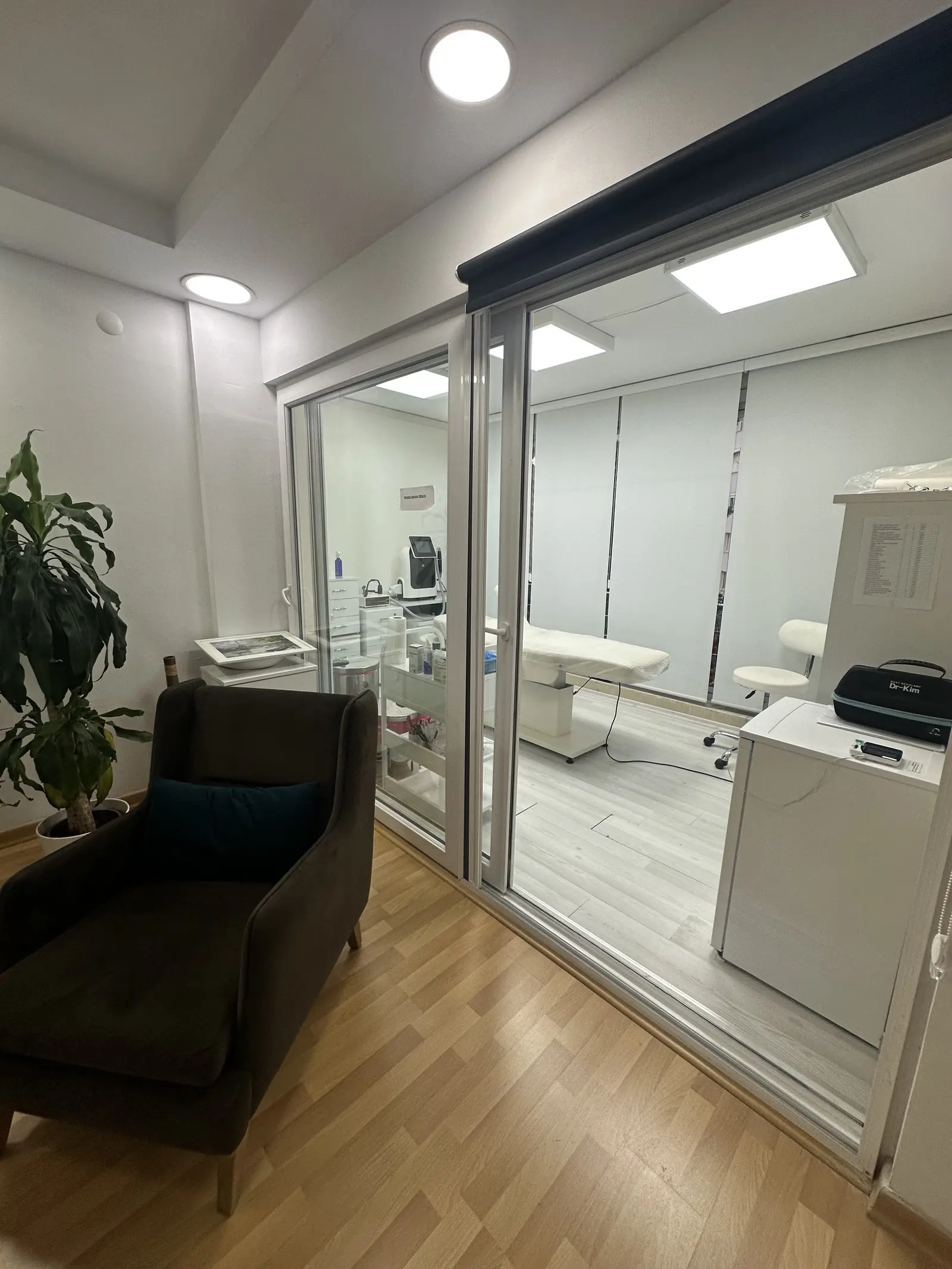 Clinic-provided photograph of Dr Onur Serin