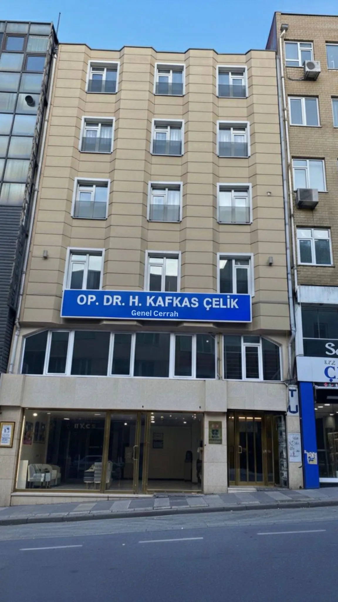 Clinic-provided photograph of Dr Hamit Kafkas Çelik