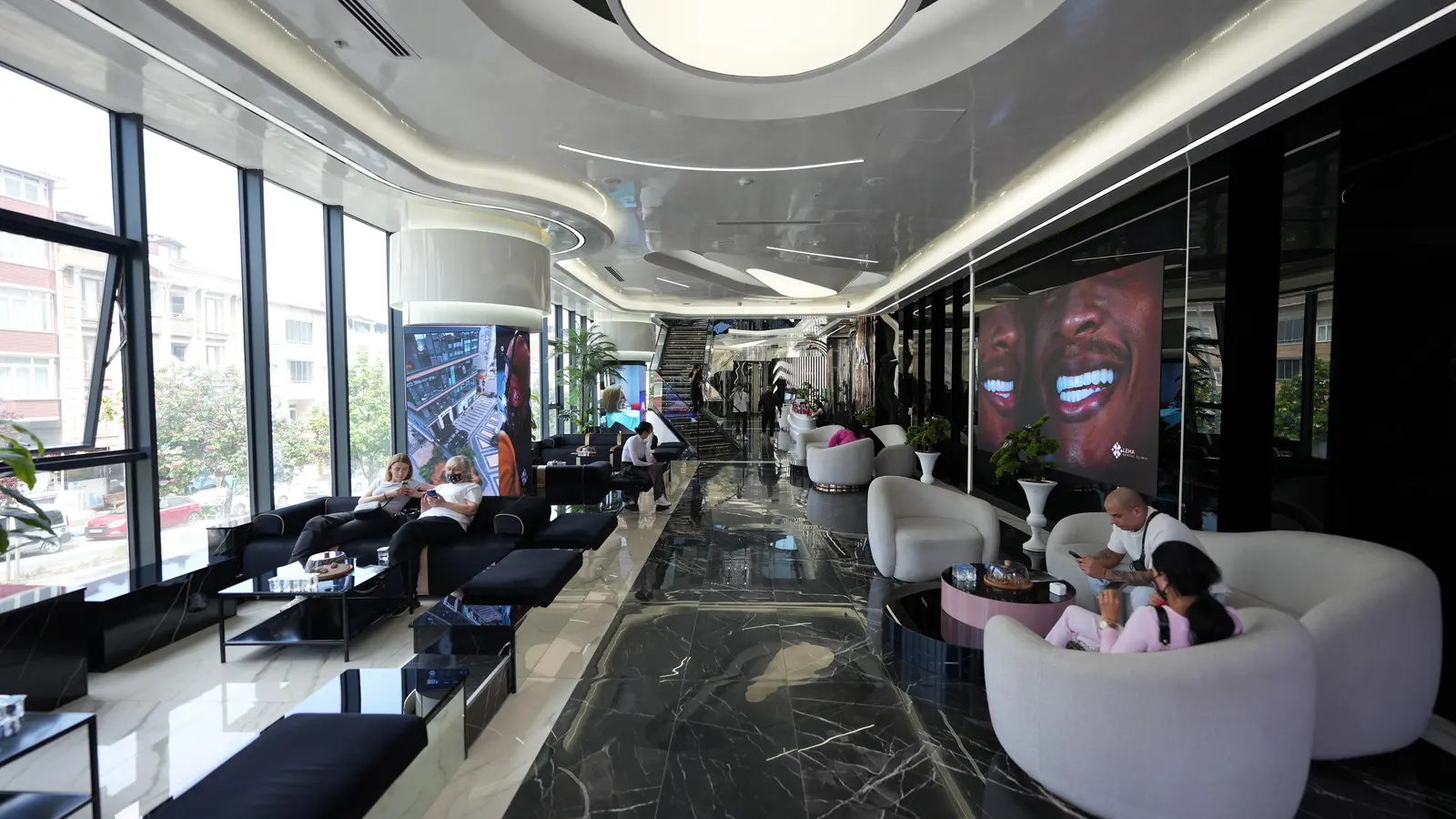 Clinic-provided photograph of Lema Küçükçekmece Dental Clinic