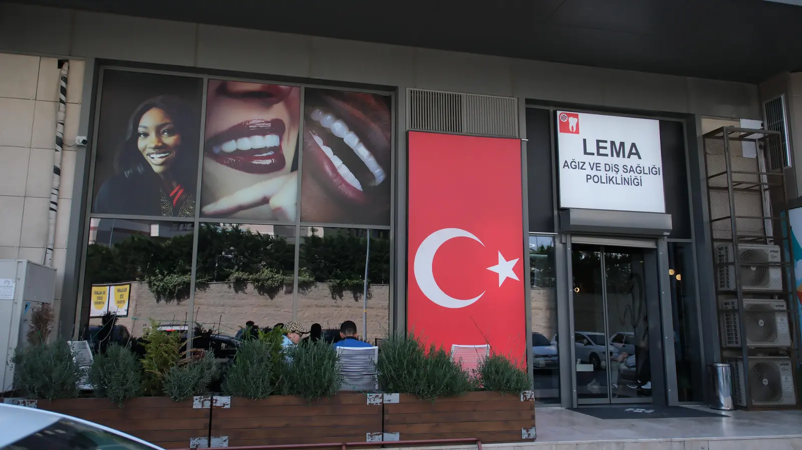 Von der Klinik bereitgestelltes Foto von Lema Başakşehir Zahnklinik