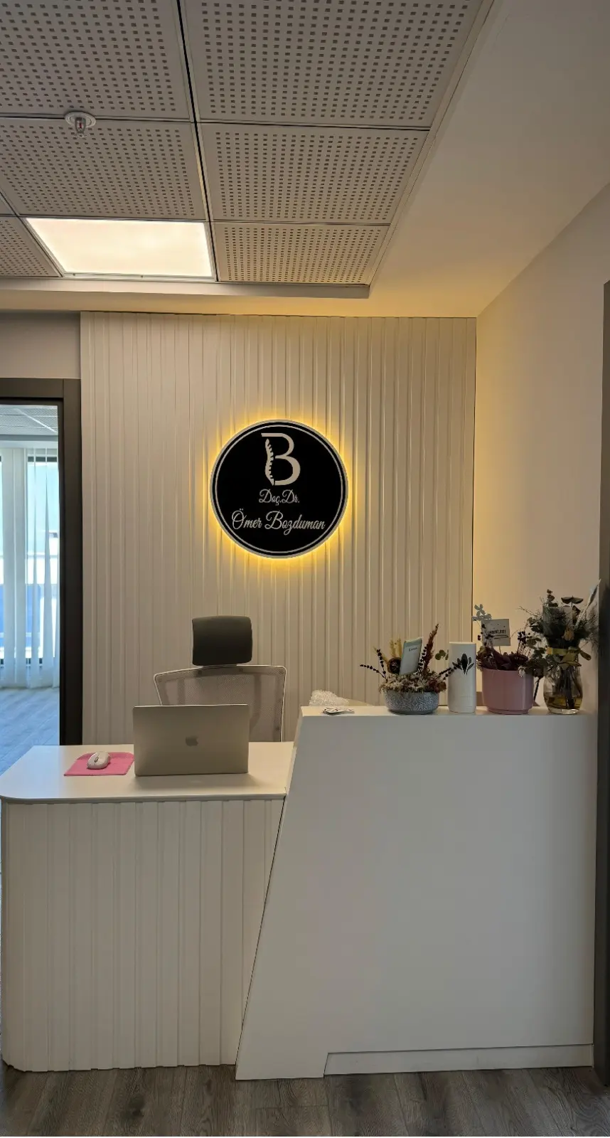 Clinic-provided photograph of Assoc. Prof. Dr Ömer Bozduman