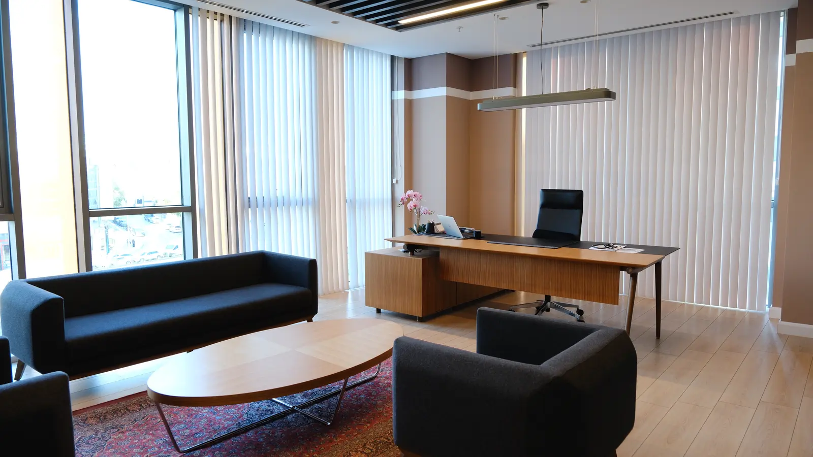 Clinic-provided photograph of Dr Ahmet Sümen