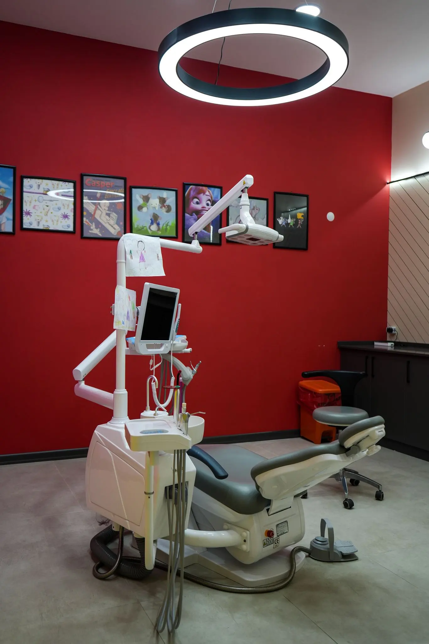Clinic-provided photograph of Dent Simurg