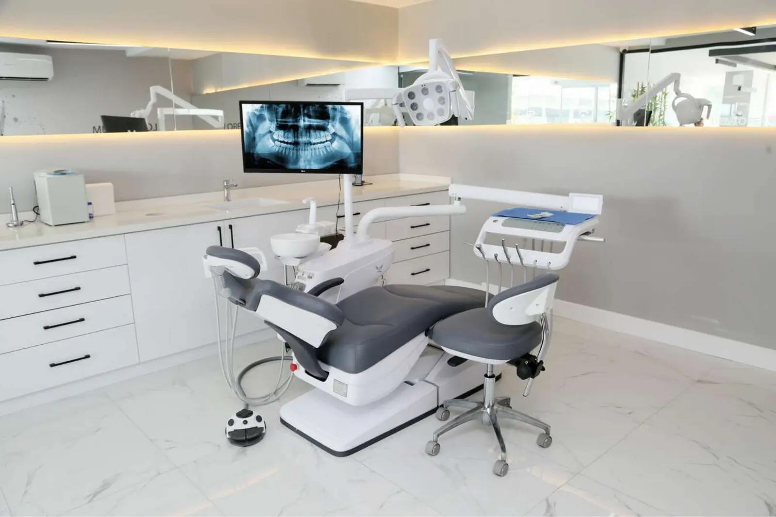 Clinic-provided photograph of Dentoper Dental Clinic