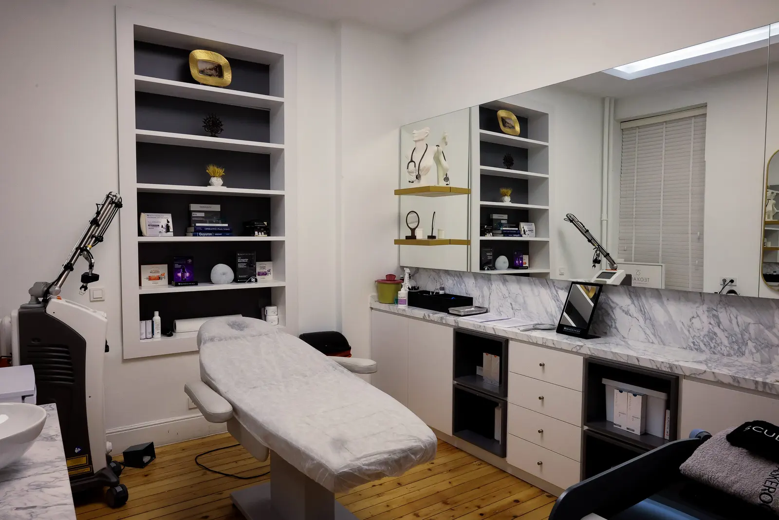 Clinic-provided photograph of Dr Ufuk Askeroğlu