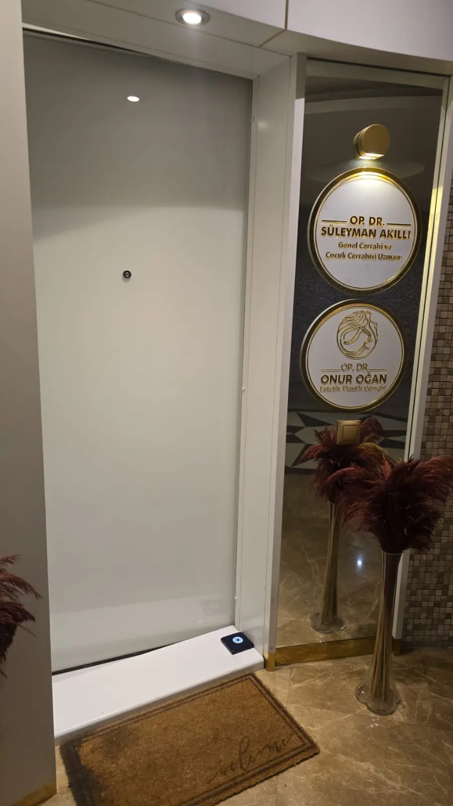 Von der Klinik bereitgestelltes Foto von Dr. Onur Oğan