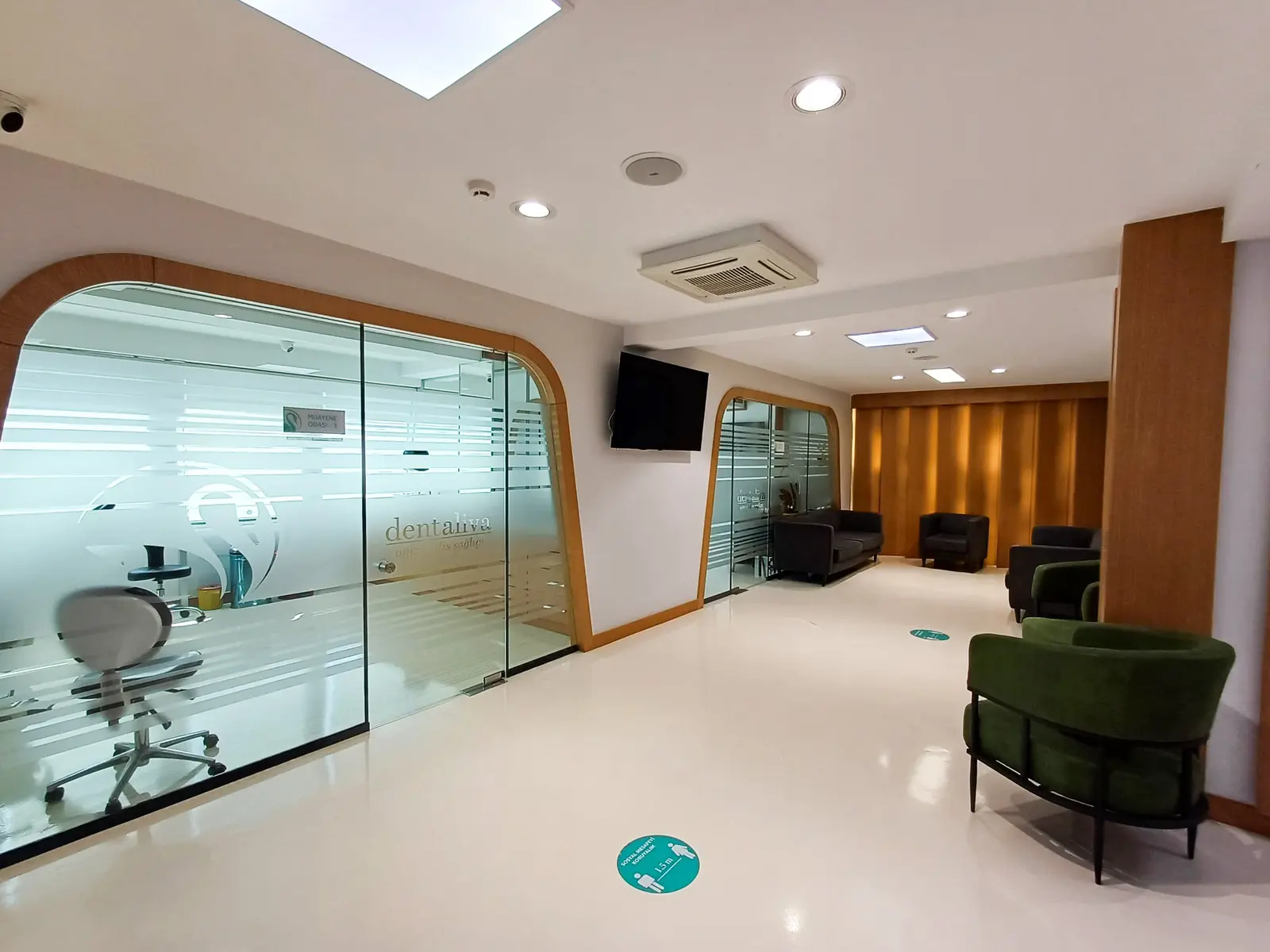 Clinic-provided photograph of Dentaliva Avcılar Dental Clinic