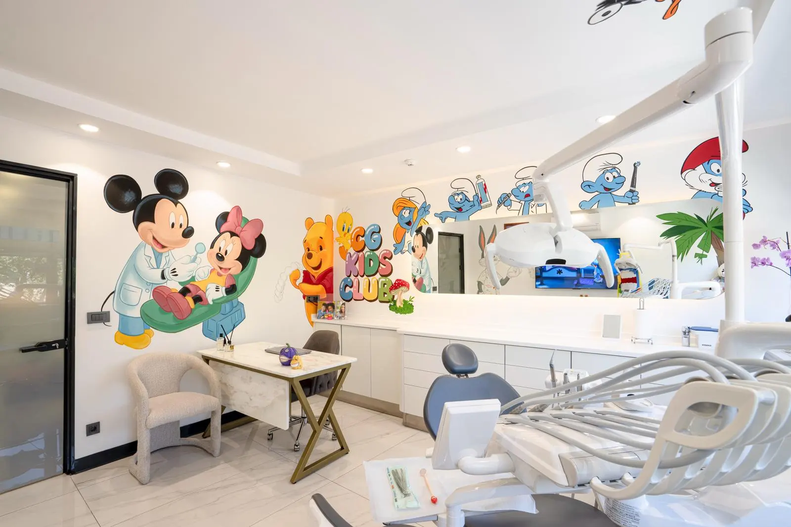 Clinic-provided photograph of Cemre Geze Dental Clinic