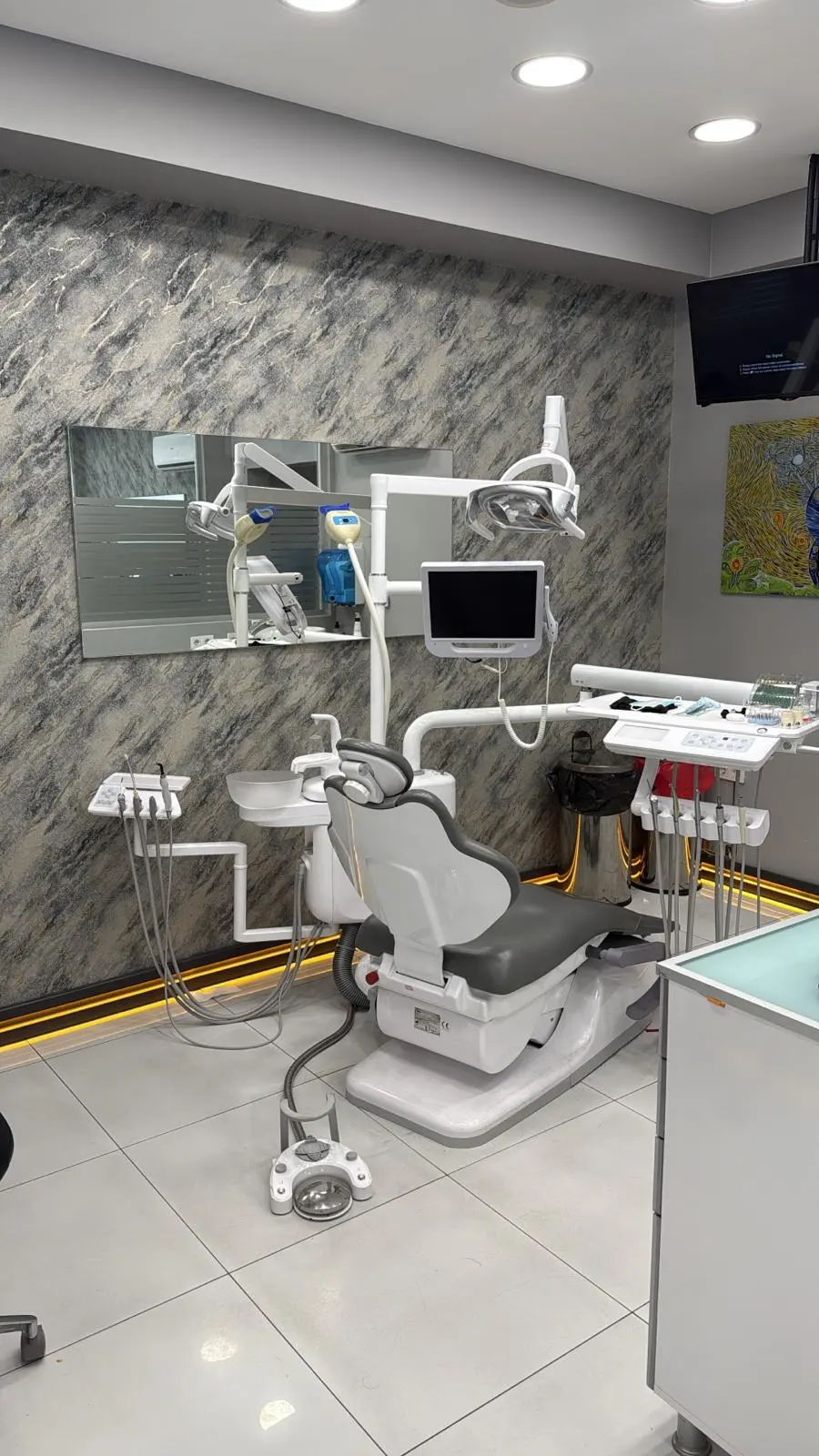 Clinic-provided photograph of Popüler Dental Clinic