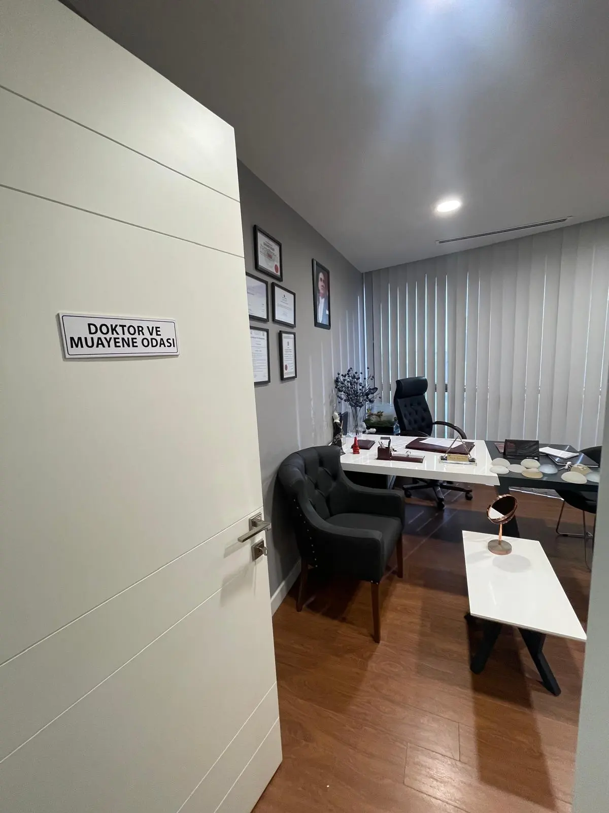 Clinic-provided photograph of Prof. Dr Özgür Pilancı