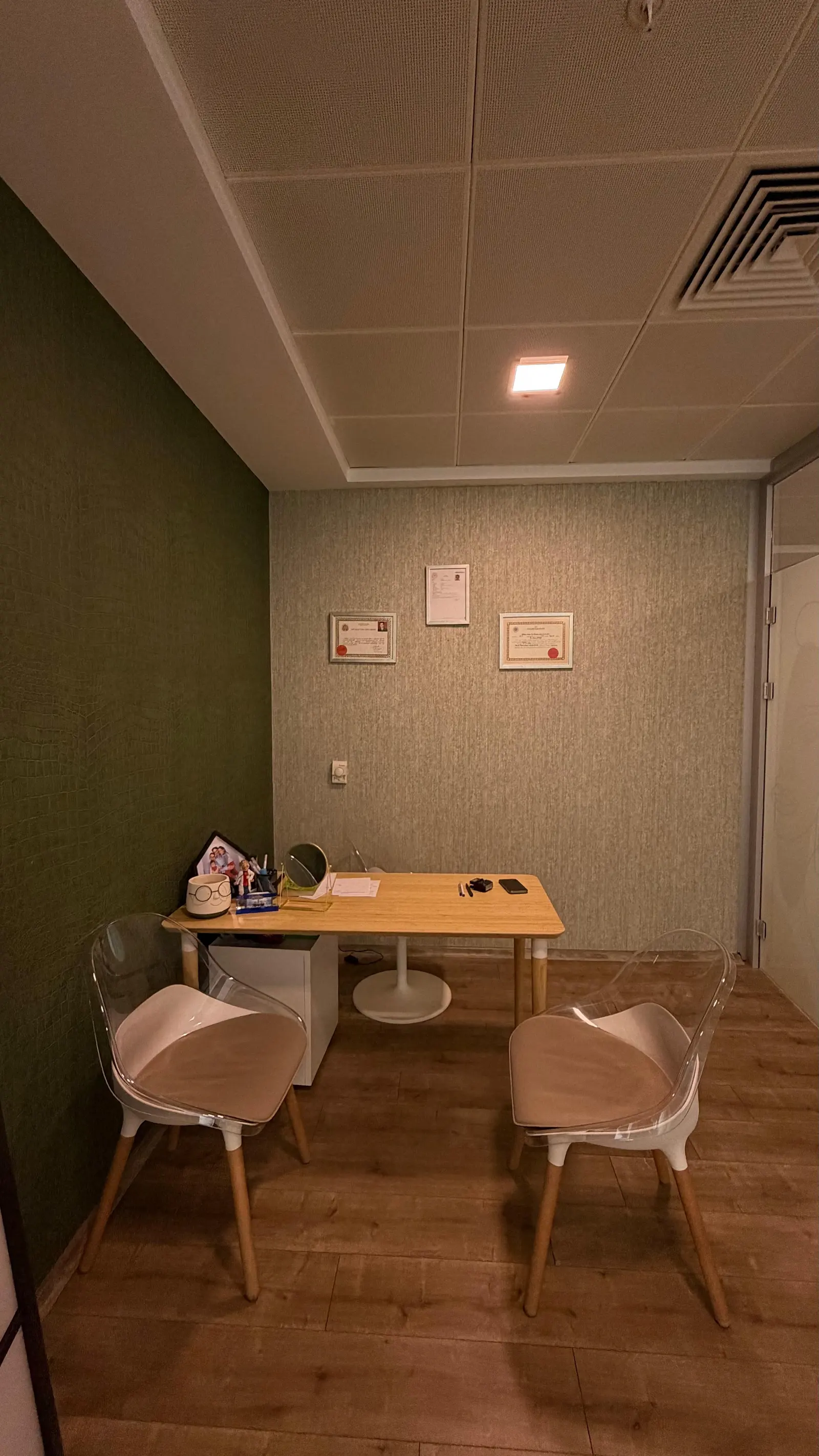 Clinic-provided photograph of Dr Rahmi Evinç