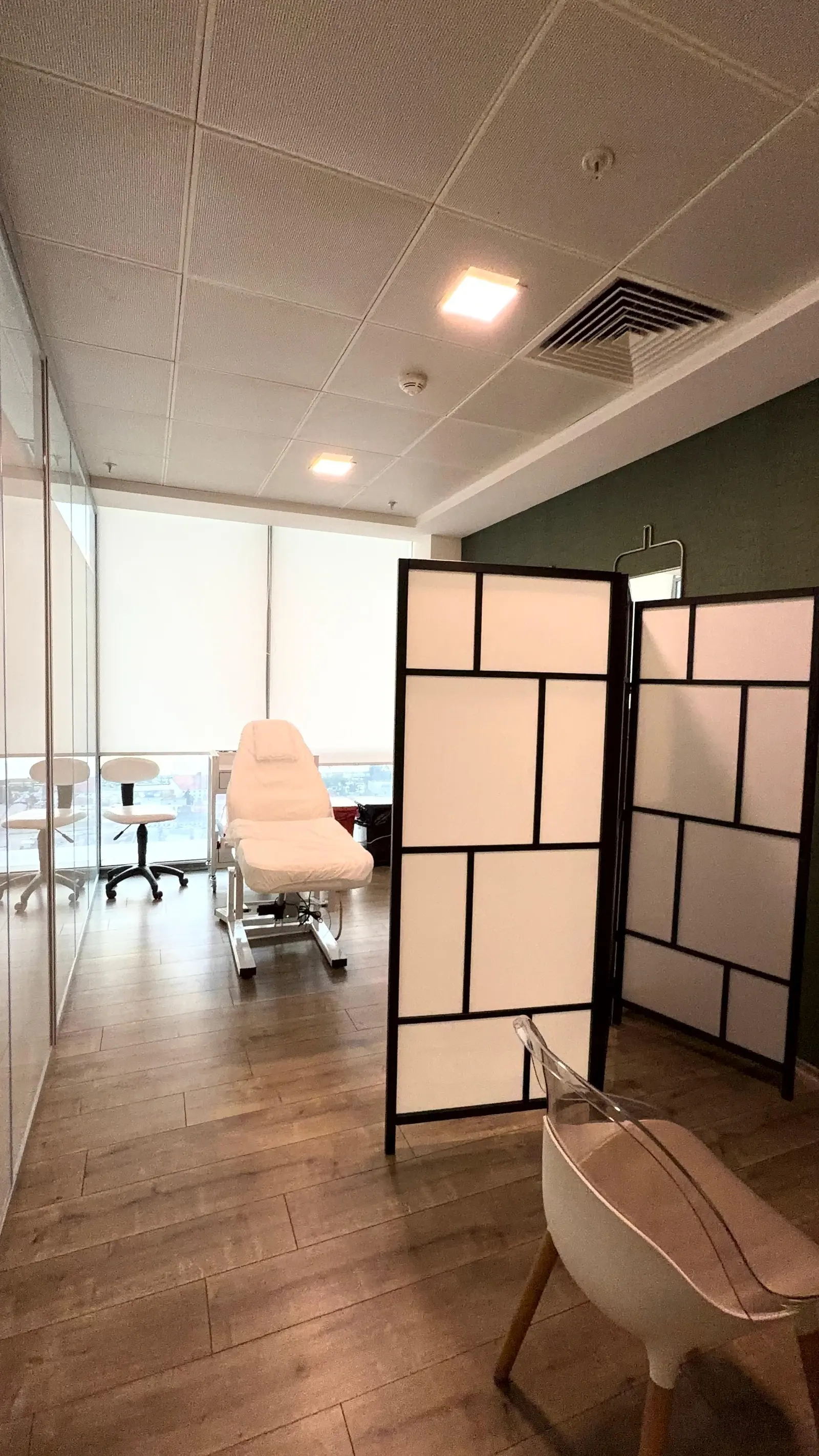 Clinic-provided photograph of Dr Rahmi Evinç