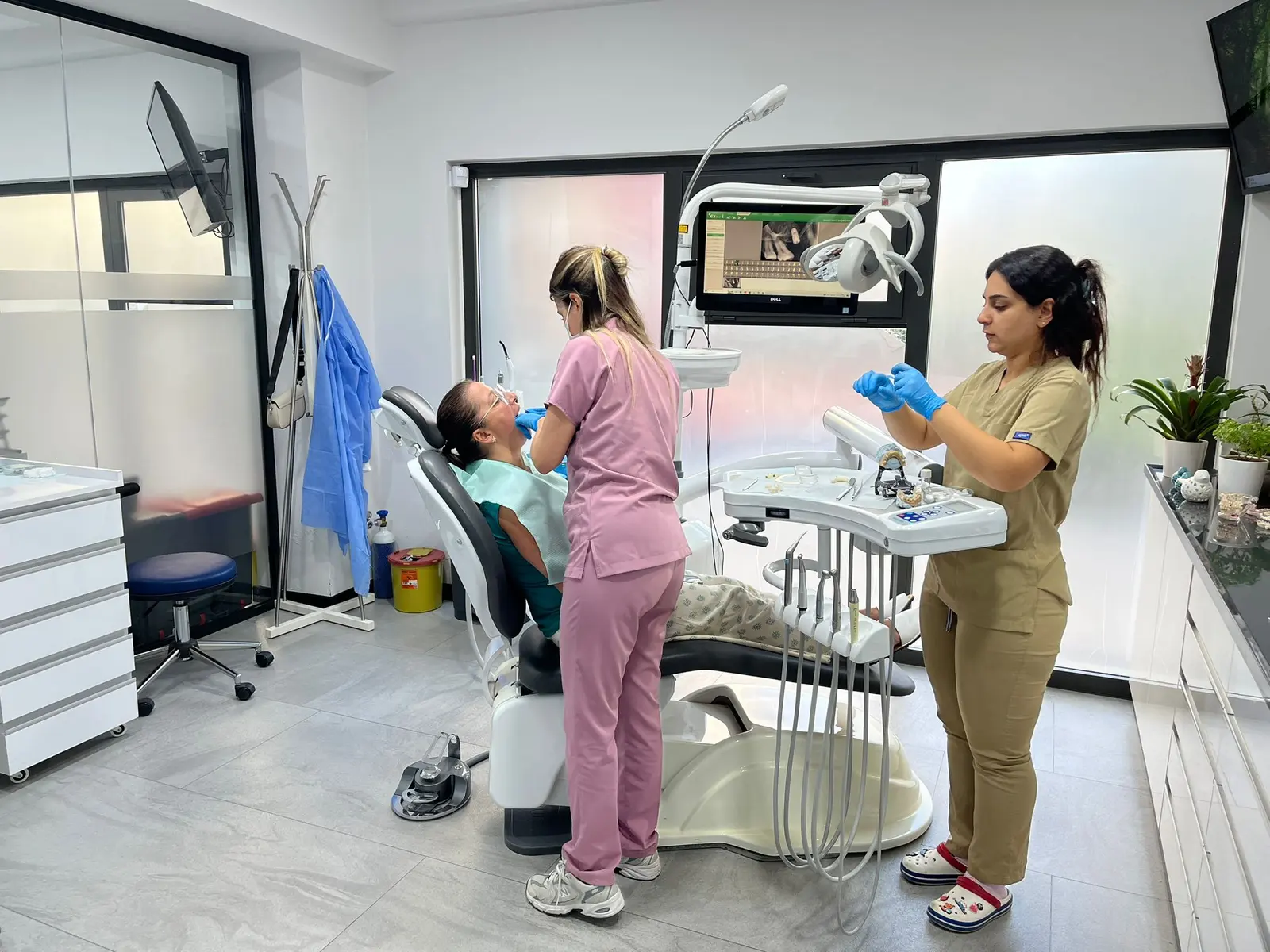 Von der Klinik bereitgestelltes Foto von SVS Izmir Zahnklinik