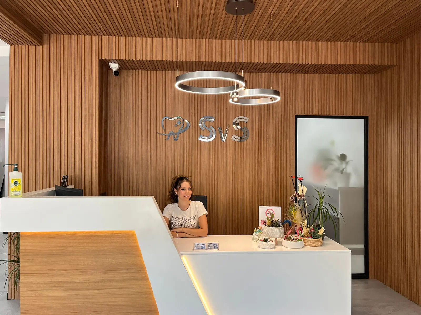 Von der Klinik bereitgestelltes Foto von SVS Izmir Zahnklinik