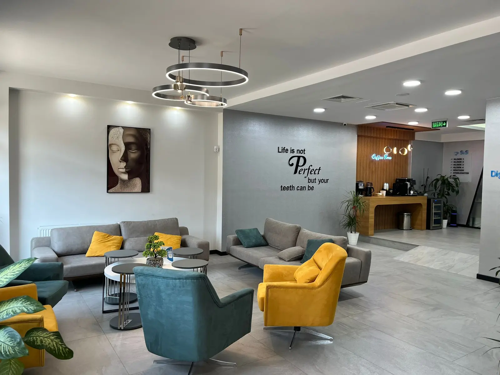 Von der Klinik bereitgestelltes Foto von SVS Izmir Zahnklinik