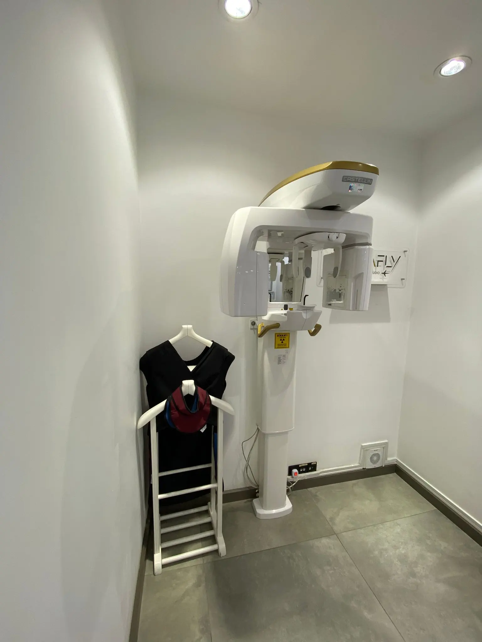 Von der Klinik bereitgestelltes Foto von DentaFLY Dental Implant & Smile Studio