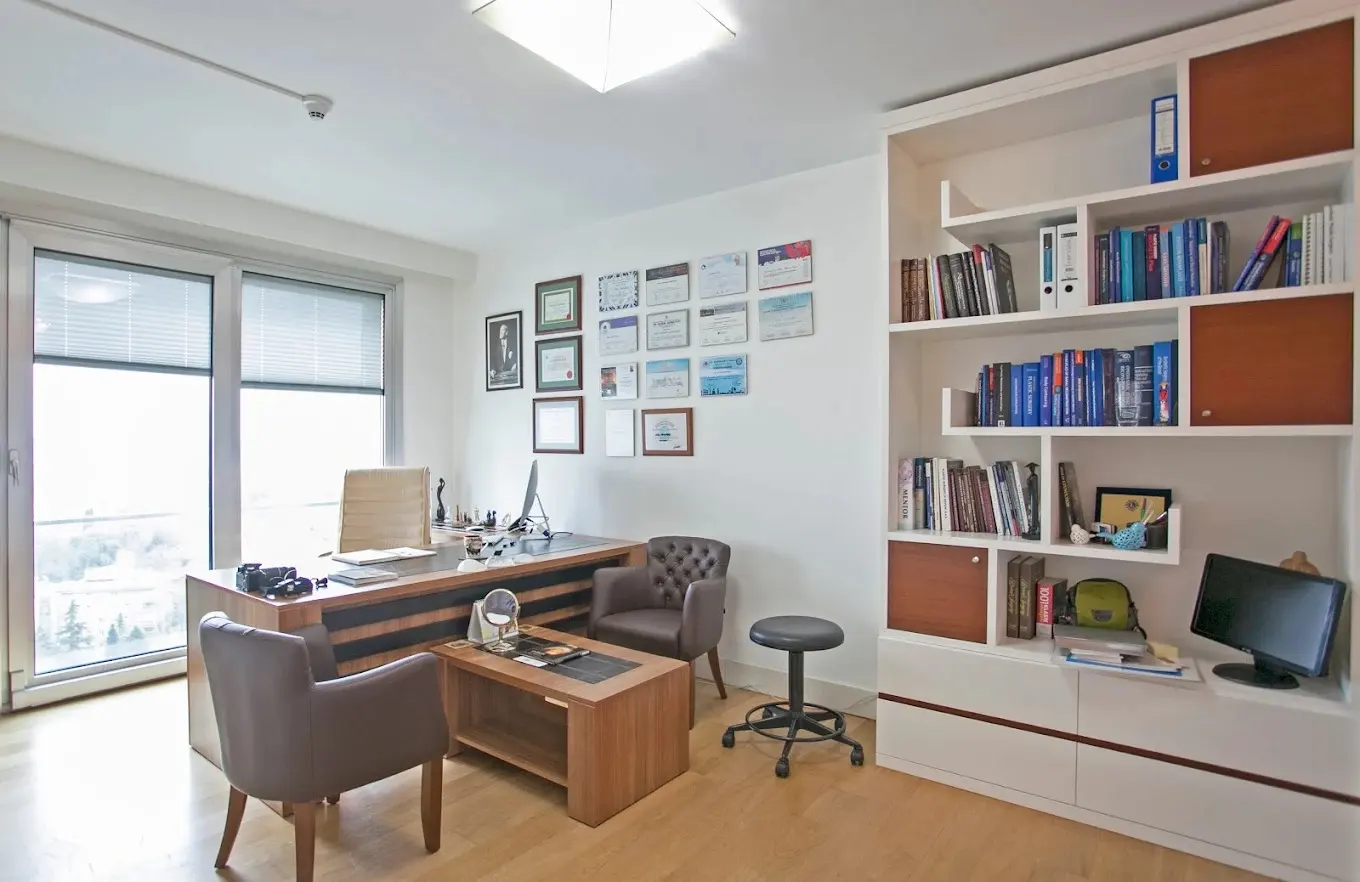 Clinic-provided photograph of Dr Yurdakul İlker Manavbaşı