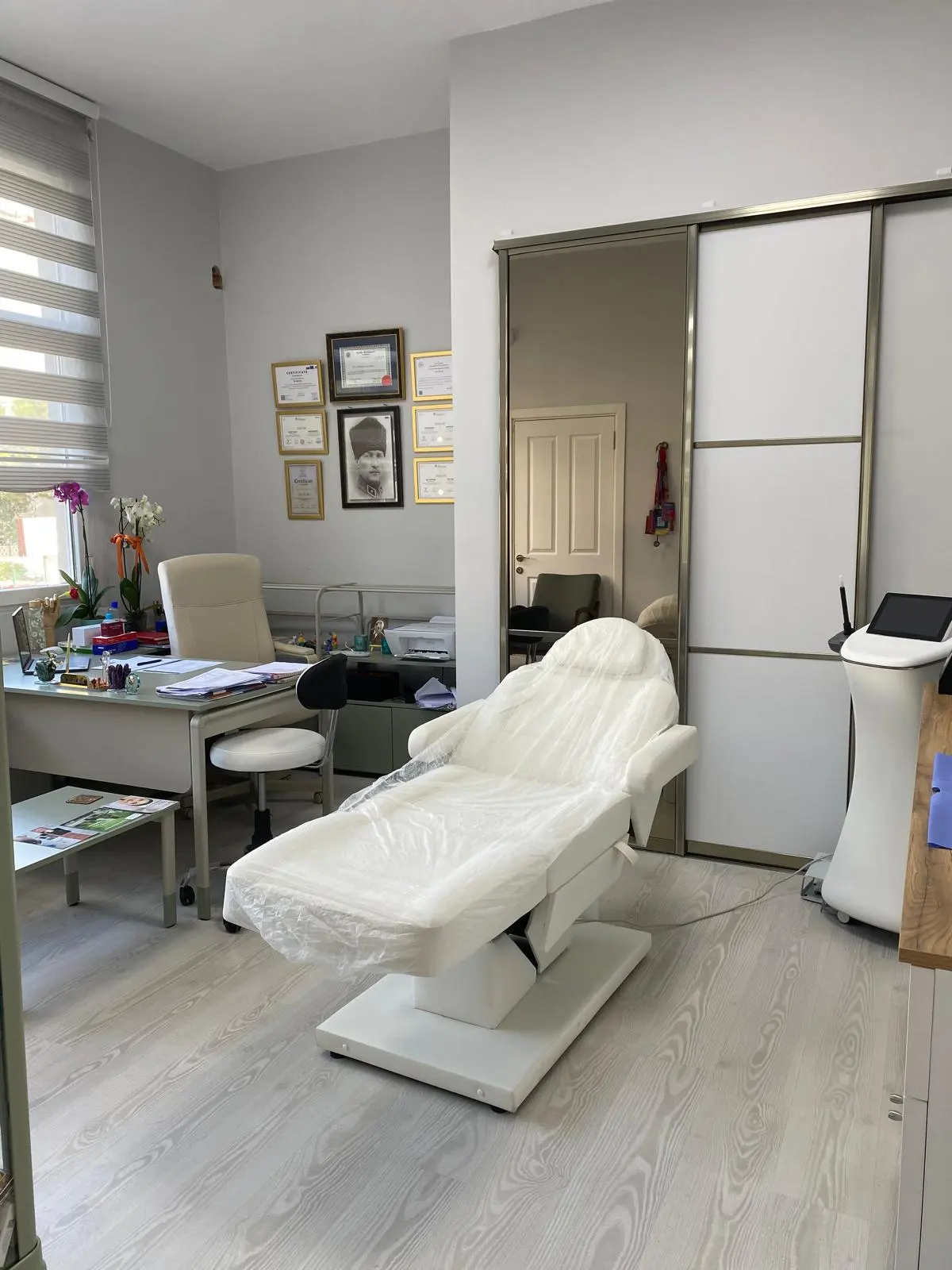 Clinic-provided photograph of Dr Dilek Kök