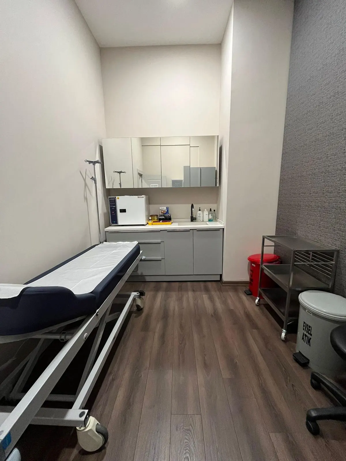 Clinic-provided photograph of Dr İbrahim Mesut Uğurlu