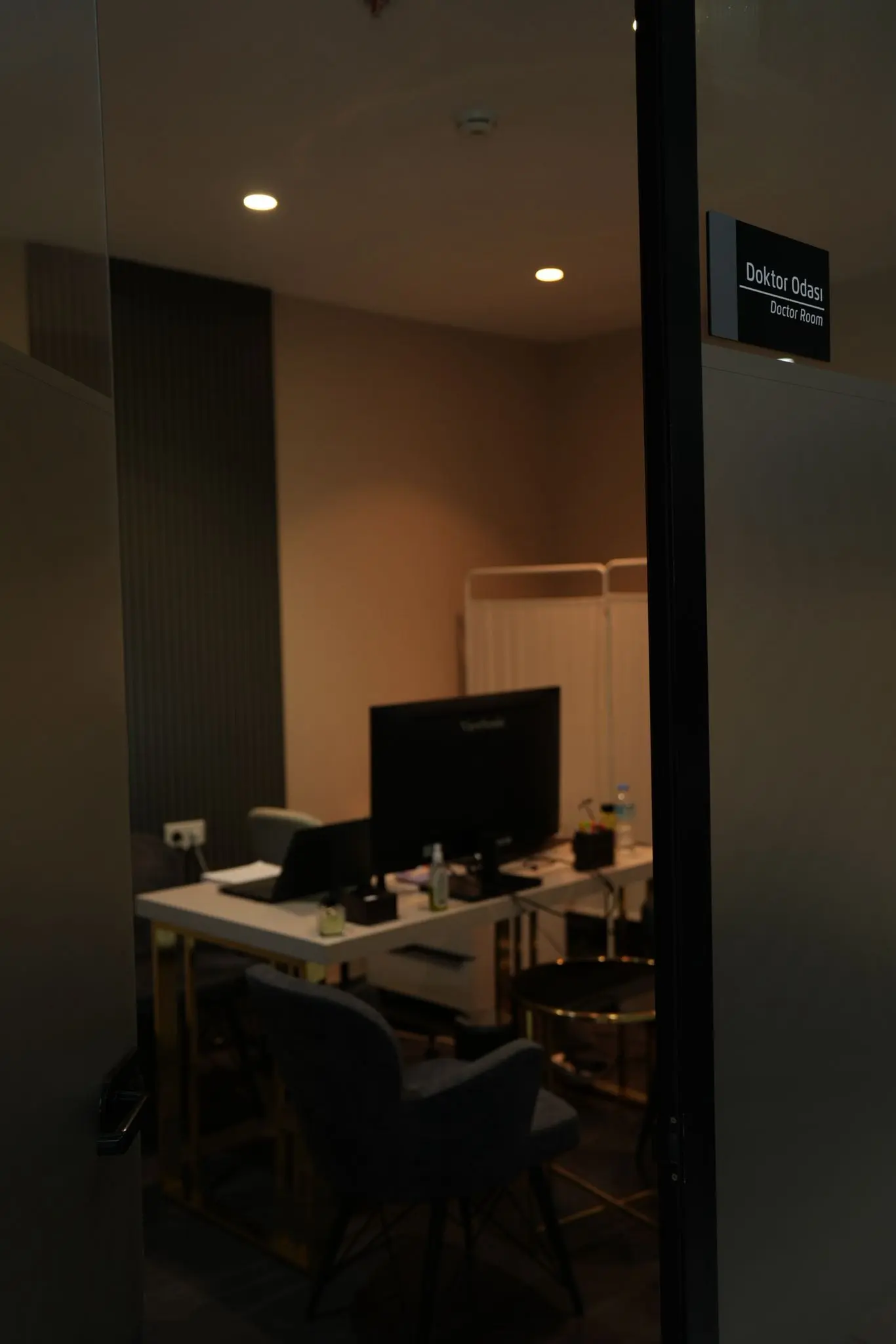 Clinic-provided photograph of EHT Clinic