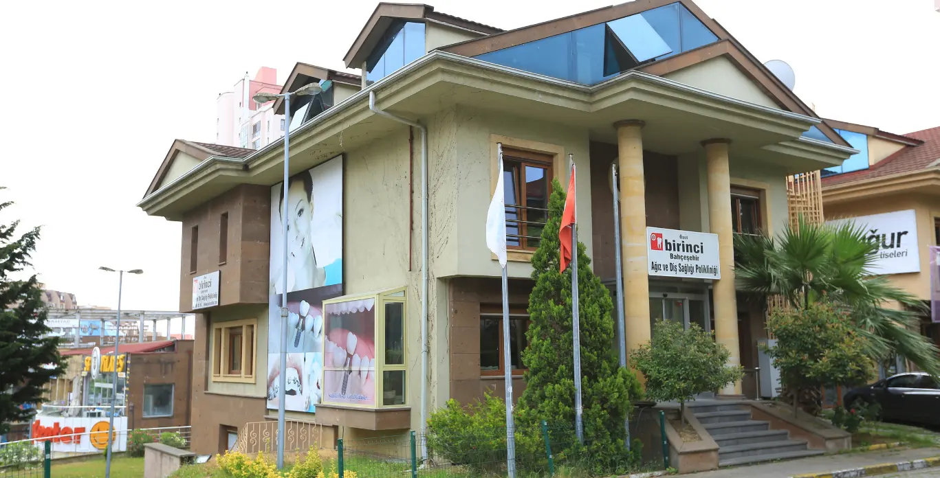 Clinic-provided photograph of Bir İnci Bahçeşehir Dental Clinic