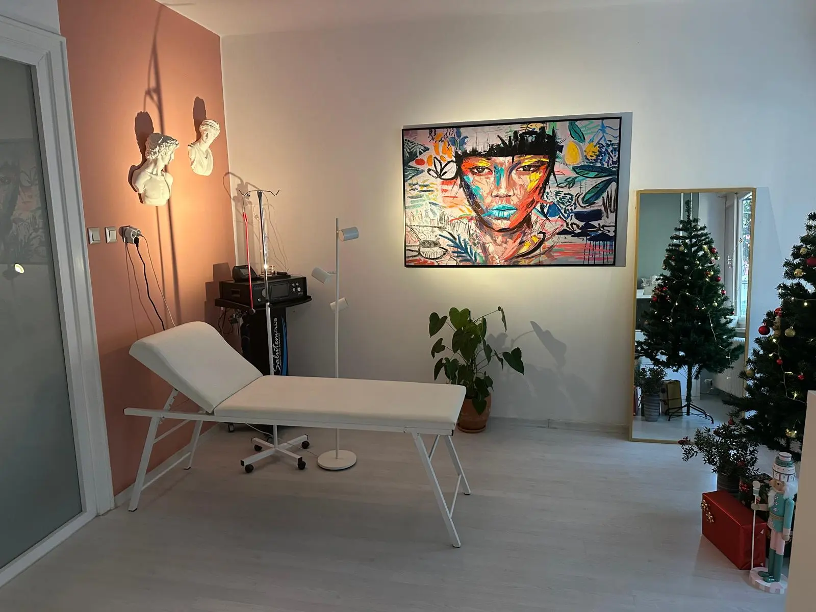 Clinic-provided photograph of Assoc. Prof. Dr Ali Öner