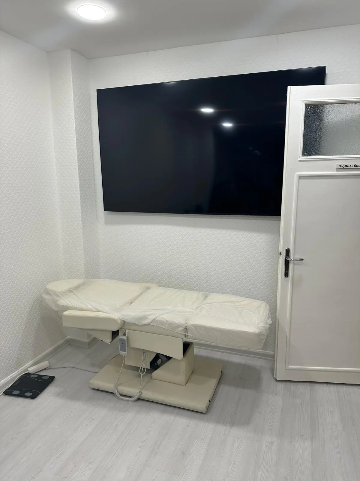 Clinic-provided photograph of Assoc. Prof. Dr Ali Öner