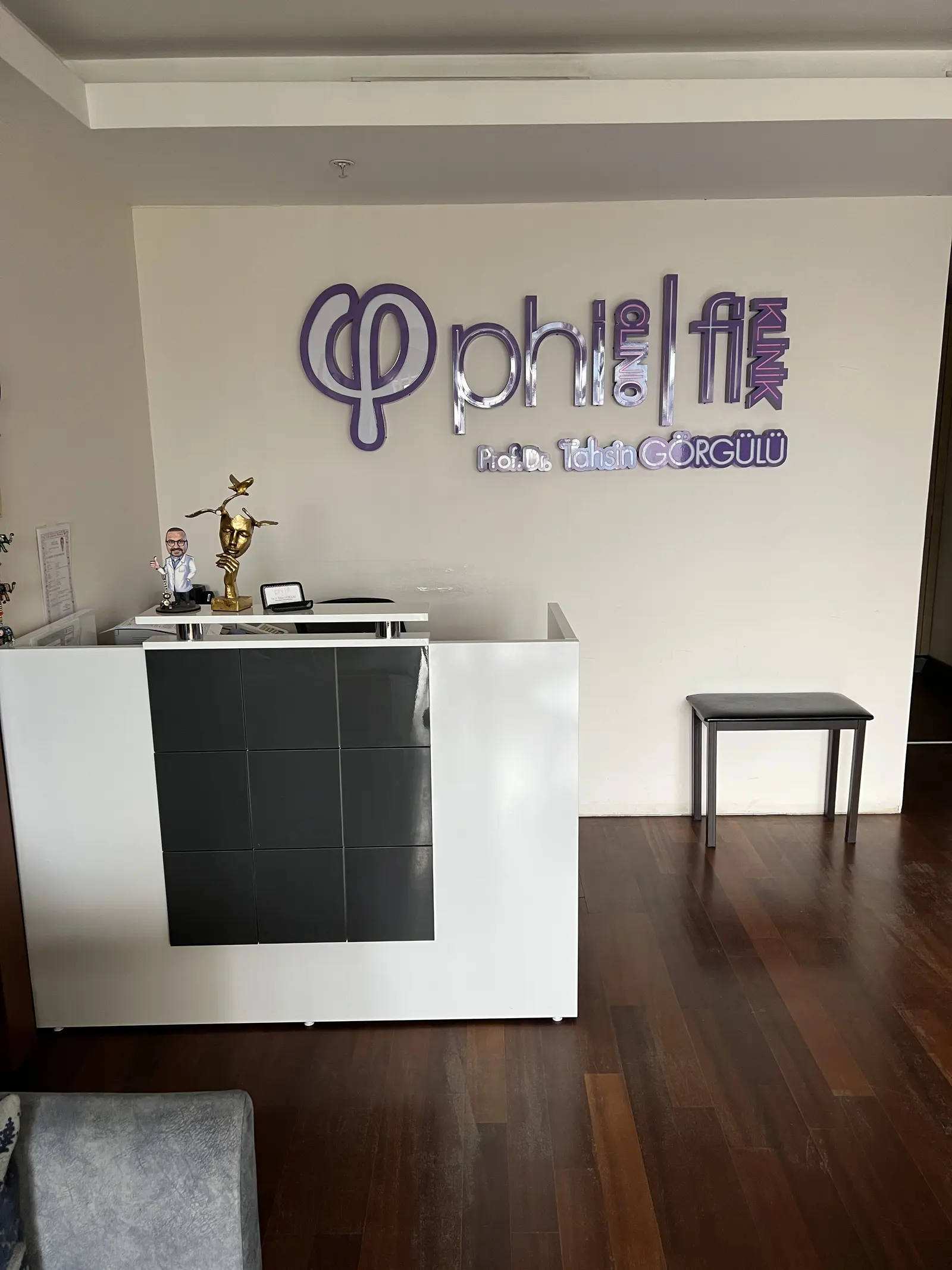 Clinic-provided photograph of Dr Tahsin Görgülü