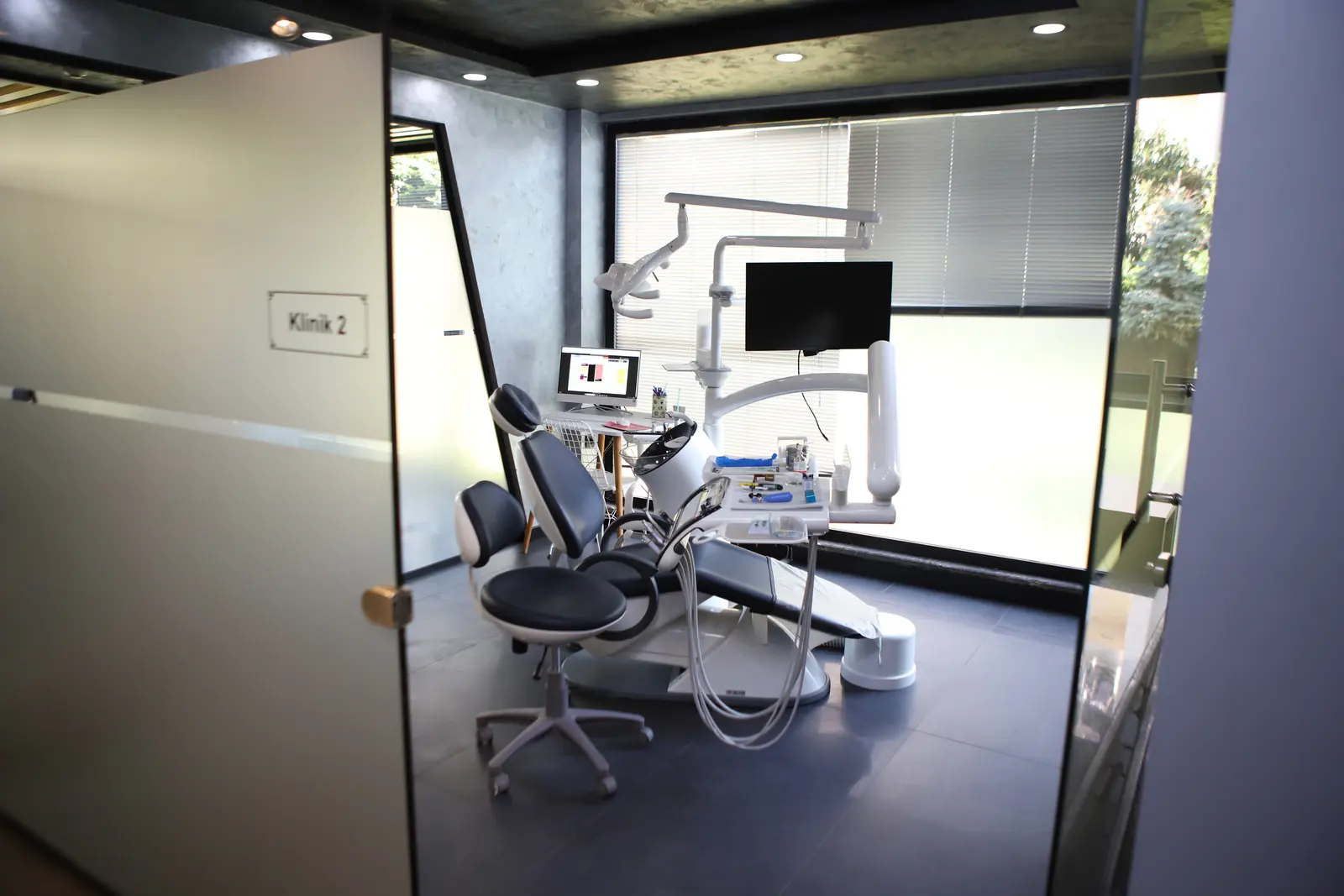 Clinic-provided photograph of Güçlü Dental Clinic