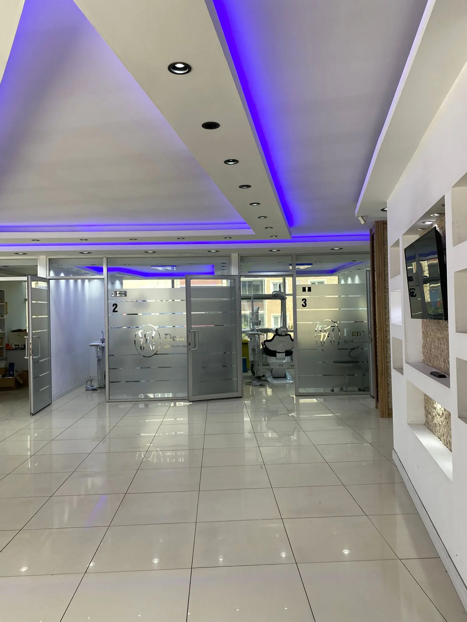 Clinic-provided photograph of Dentlife Dental Clinic
