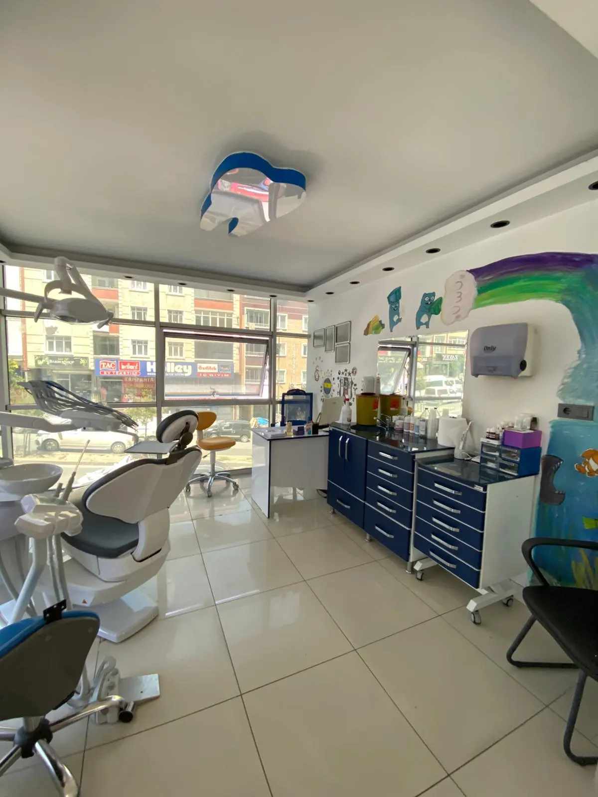Clinic-provided photograph of Dentlife Dental Clinic