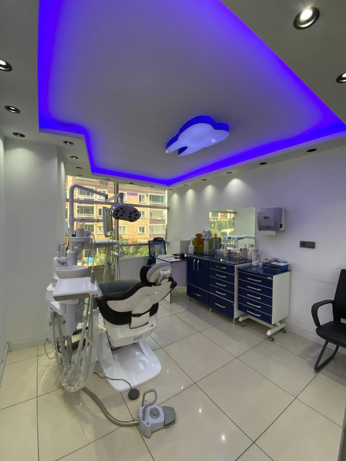Clinic-provided photograph of Dentlife Dental Clinic