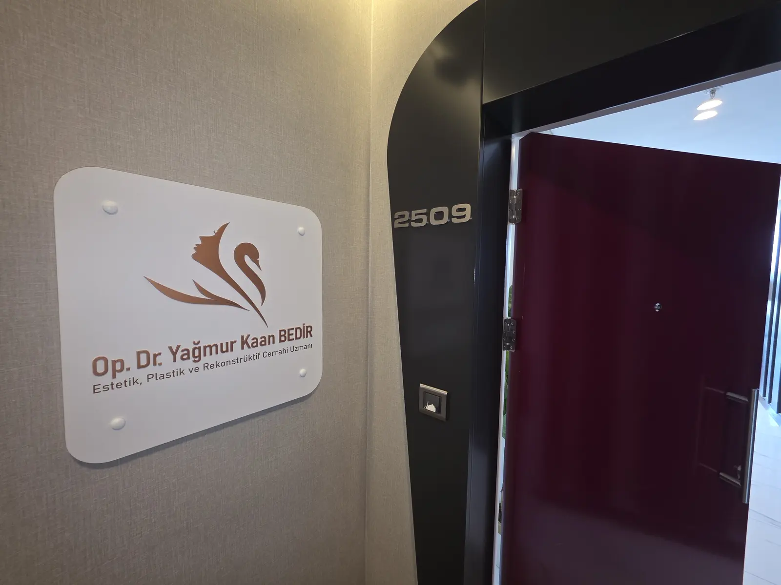 Clinic-provided photograph of Dr Yağmur Kaan Bedir