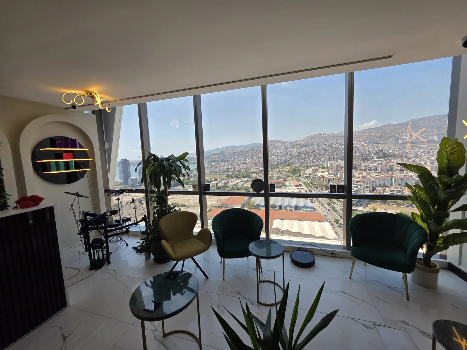 Clinic-provided photograph of Dr Yağmur Kaan Bedir