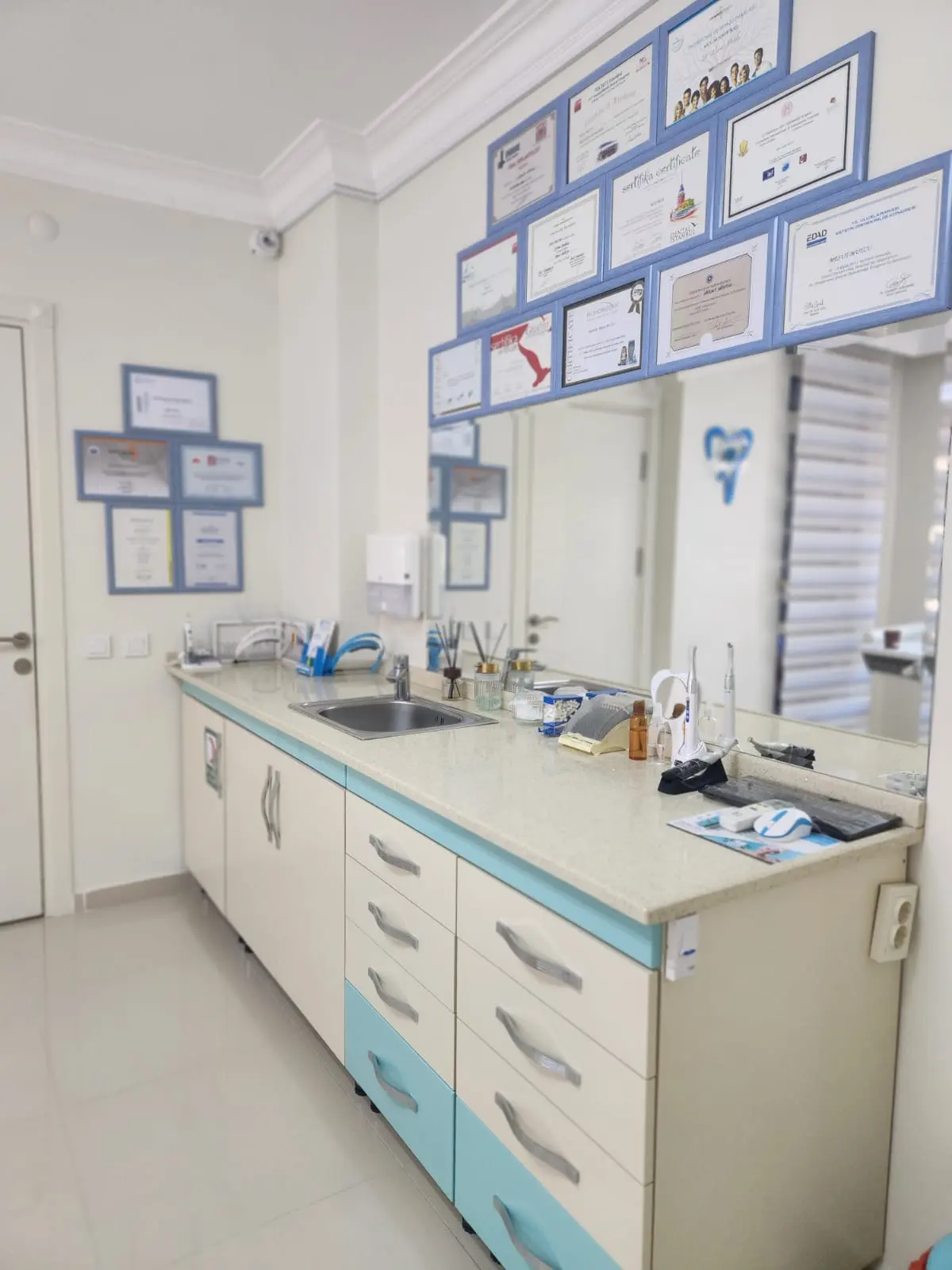 Clinic-provided photograph of Dentist Acıbadem Dental Clinic