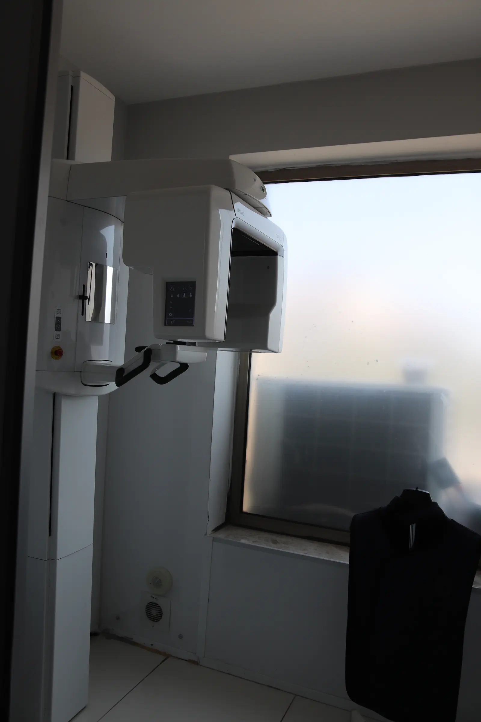 Clinic-provided photograph of Dent 48