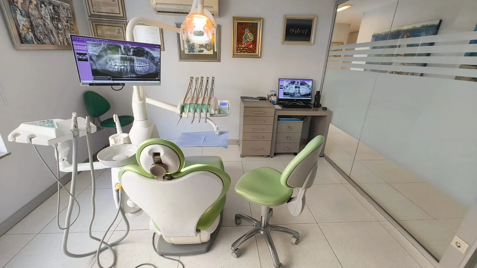 Clinic-provided photograph of İkiyaka Dental Clinic