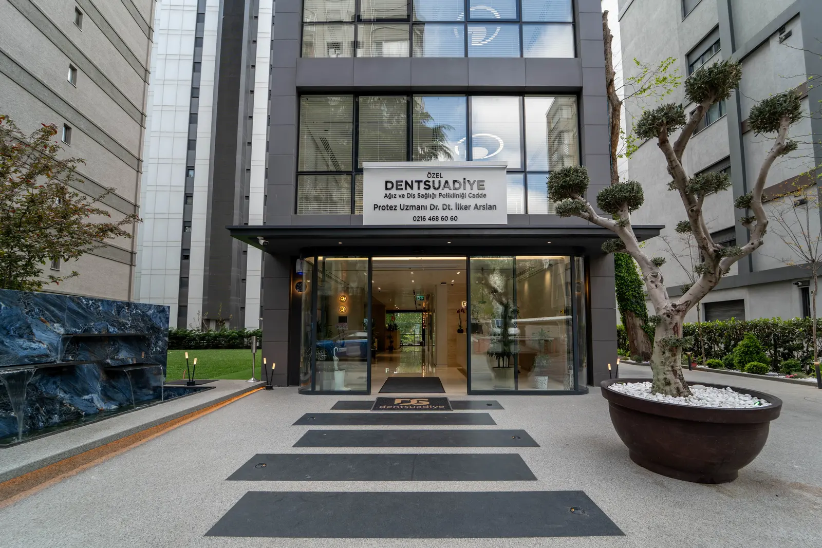 Clinic-provided photograph of Dentsuadiye Cadde Dental Clinic